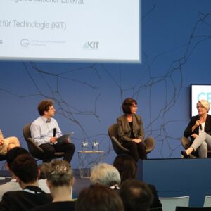 Panel 2: Susanne Beck (Universität Hannover), Jörn Müller-Quade (KIT), Angelika Christoph (HUK Coburg), Claudia Wiesemann (Universität Göttingen)