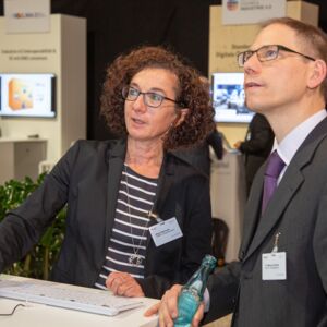 Impression vom Stand der Plattform Lernende Systeme © Thilo Schoch